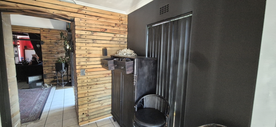 3 Bedroom Property for Sale in Sunningdale Western Cape